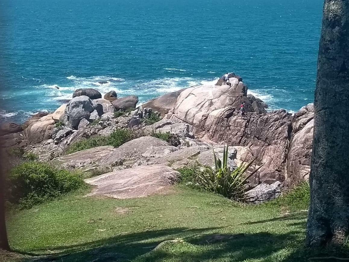 Praia De Bombinhas Res Solar Das Bromelias Kültér fotó